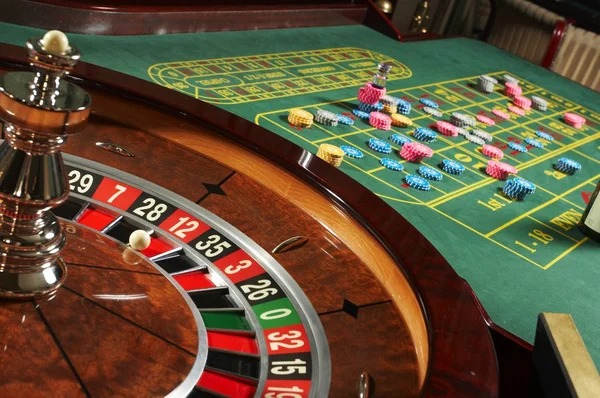 Hot Pot betting interface and dealer view on linetogel 123